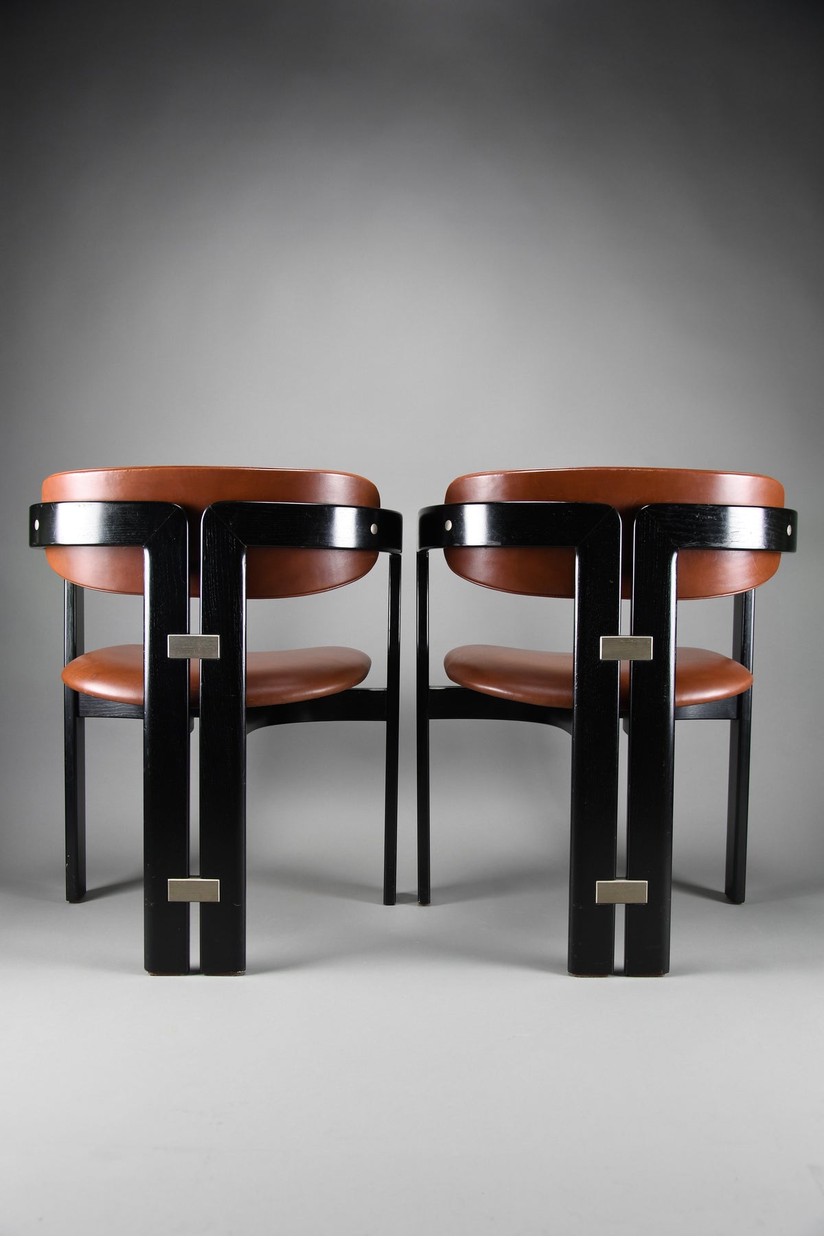 1960s Pamona armchair by Augusto Savini for Pozzi Italy – sculptural black lacquer & cognac leather - Furniture