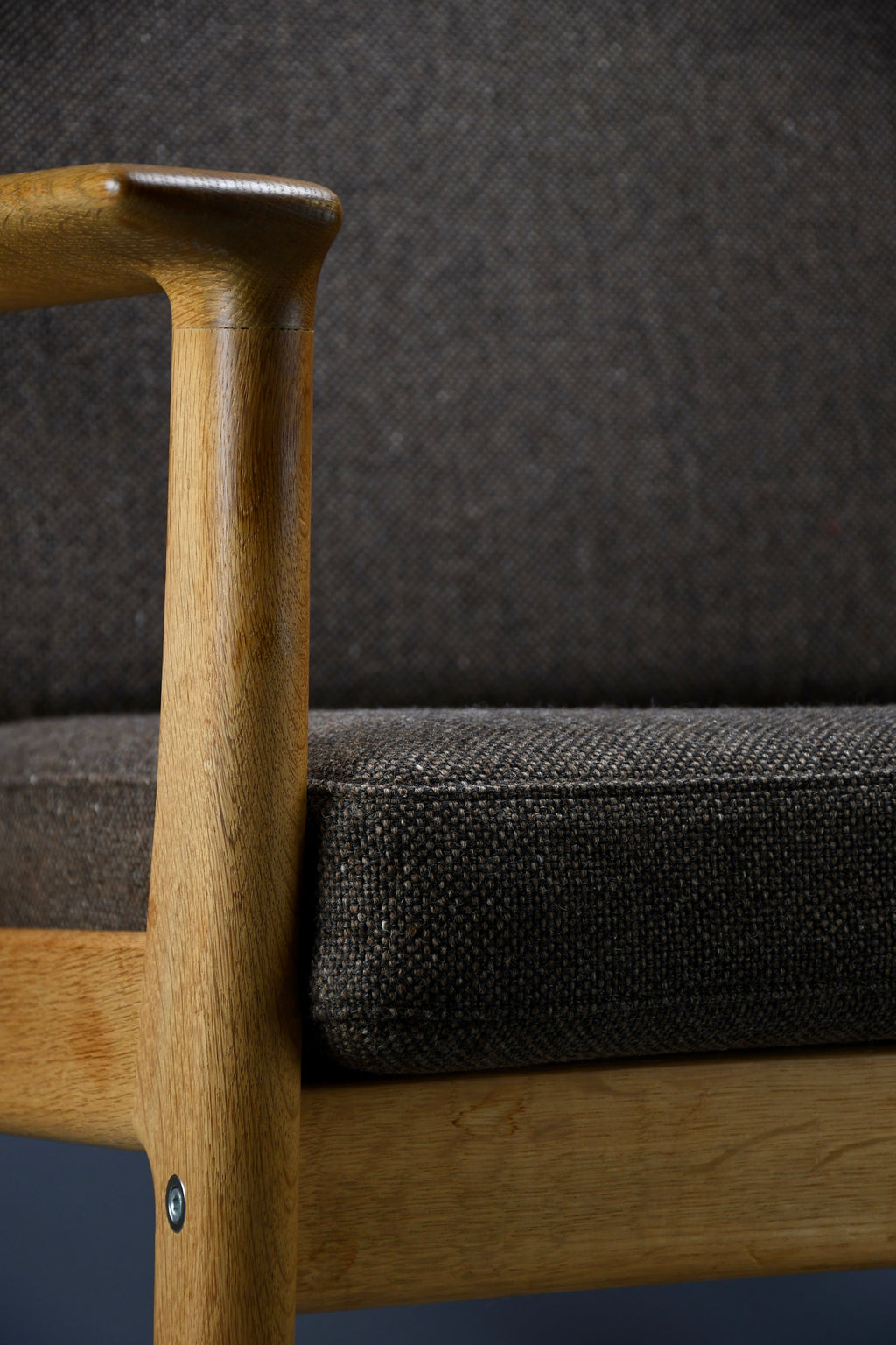 GE-265 Solid oak lounge chair by Hans J. Wegner for Getama, Denmark, Kvadrat wool