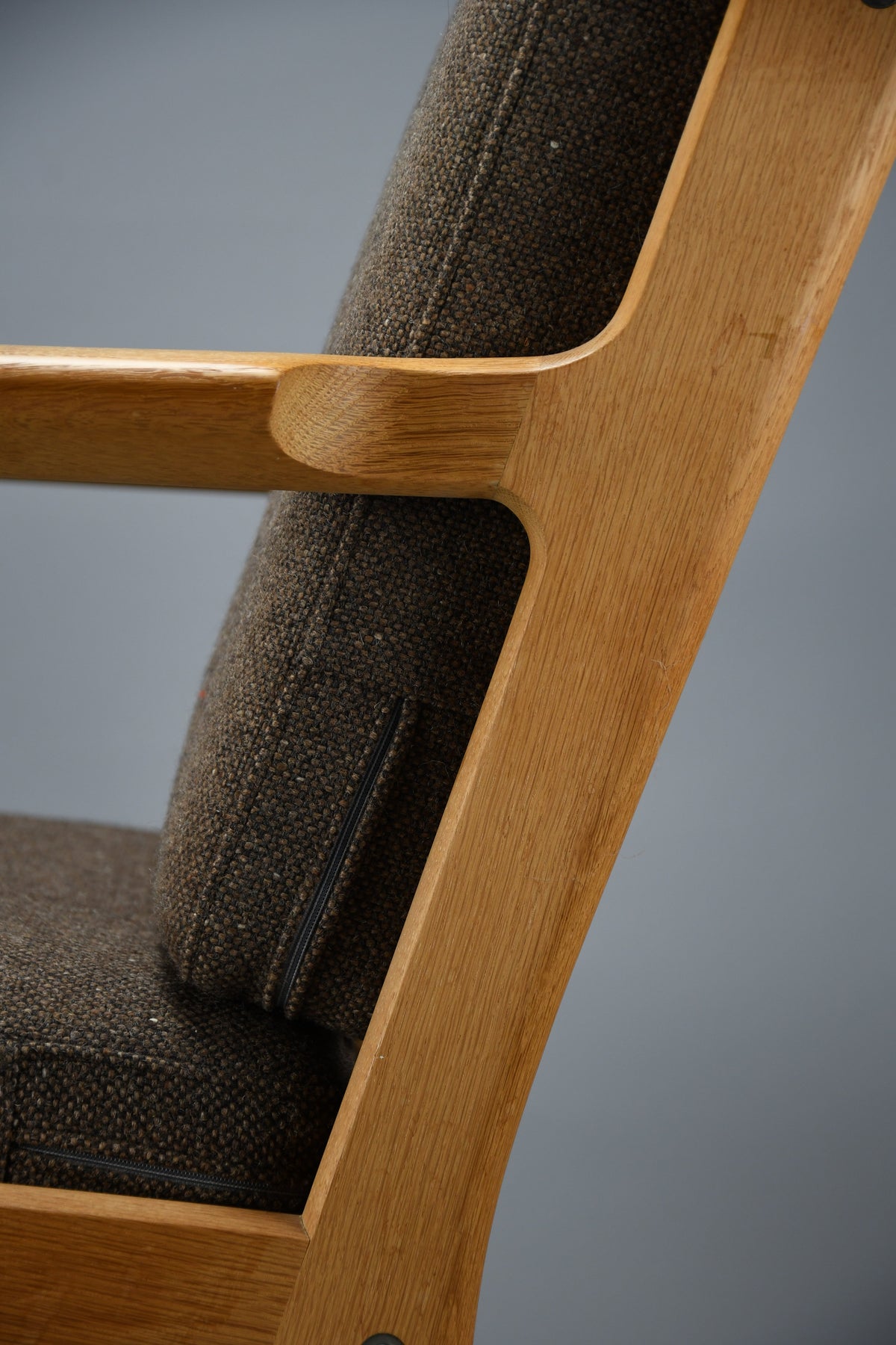 GE-265 Solid oak lounge chair by Hans J. Wegner for Getama, Denmark, Kvadrat wool