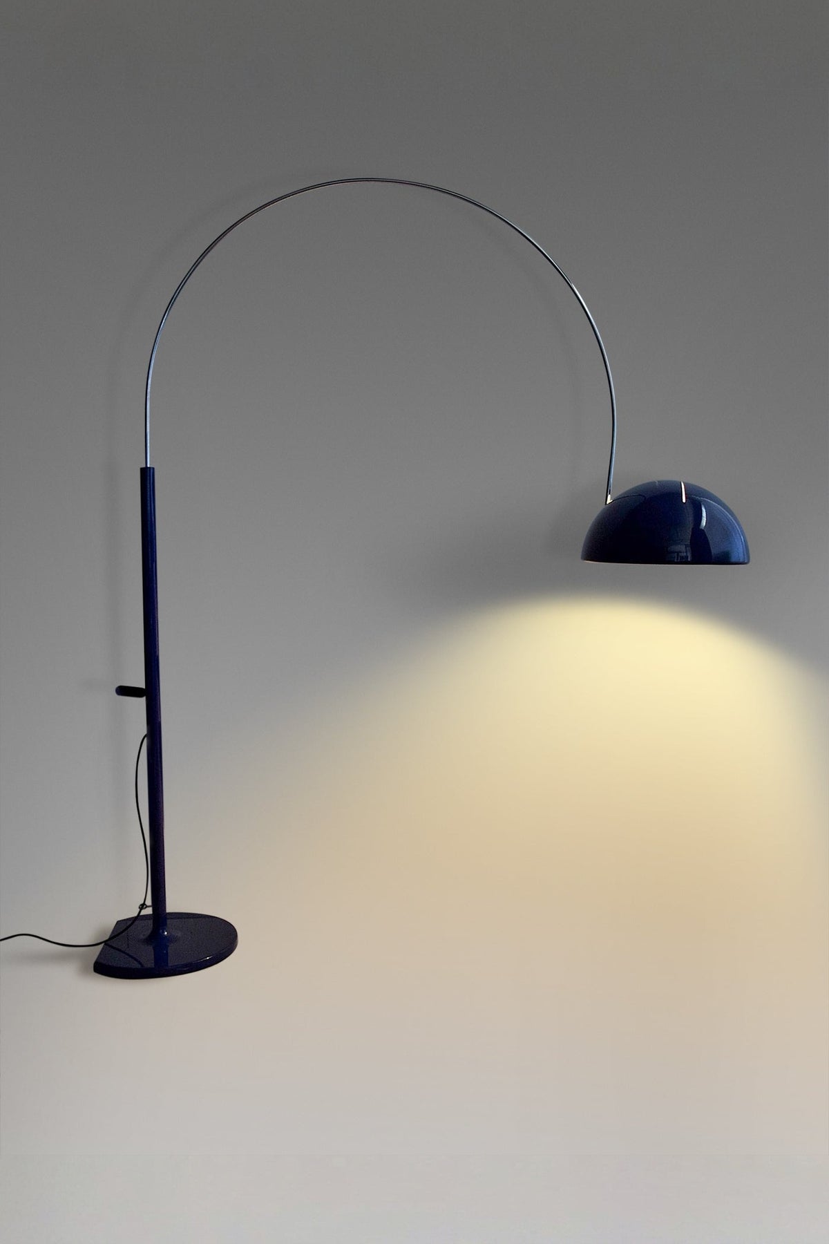 Joe Colombo mid century modern floor Lamp Coupé 3320R by O-Luce