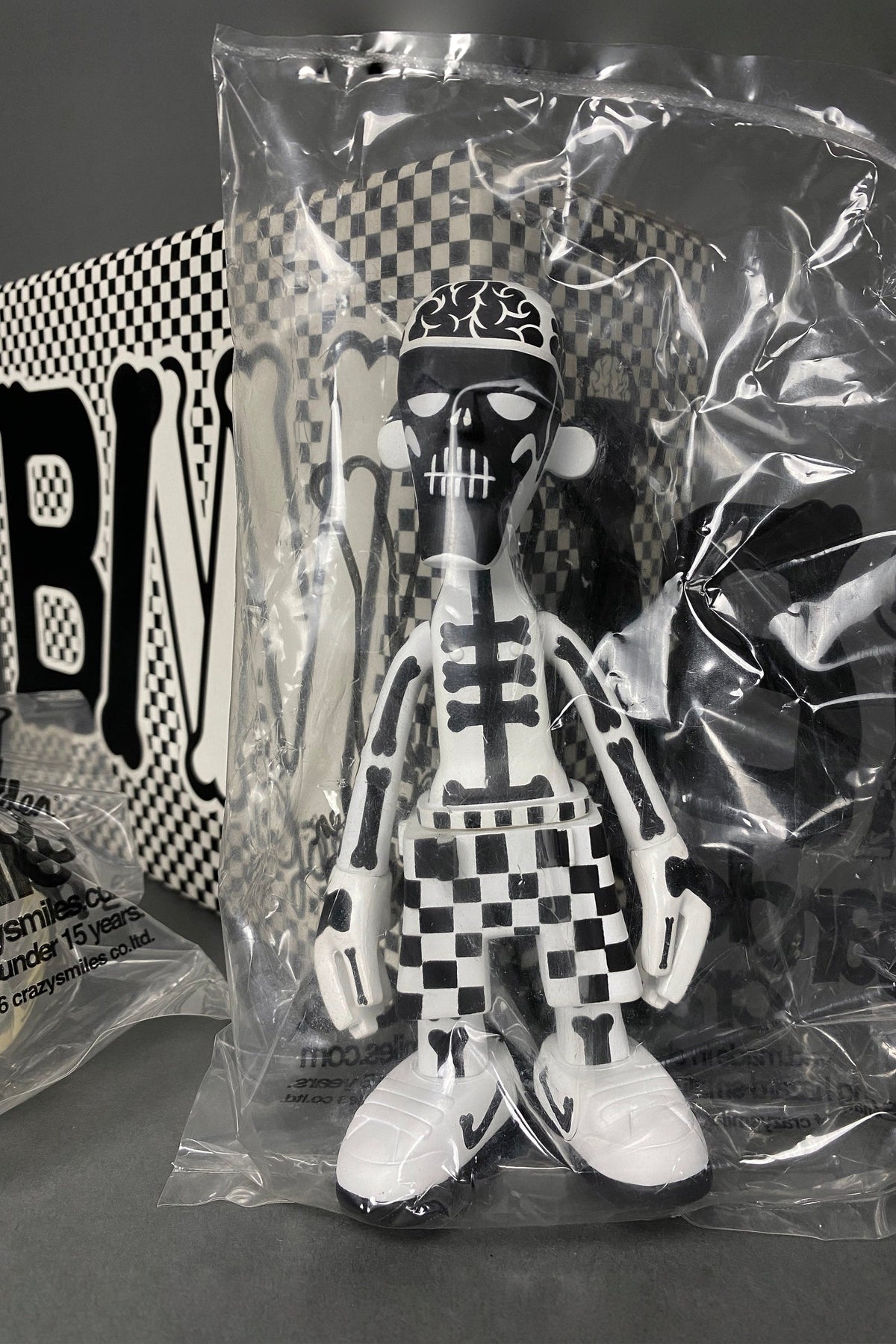 Sealed White Body Black Bone Designer Toy by Michael Lau 2006 - Art Toys