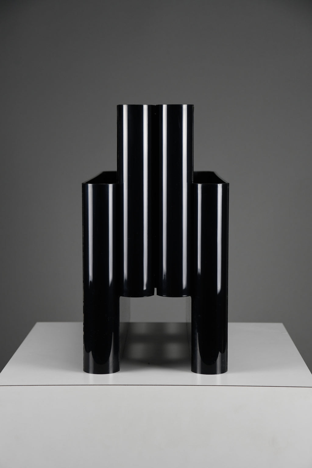 Giotto Stoppino for Kartell, Model 4676 Magazine Rack Italy 1970s - Collectibles