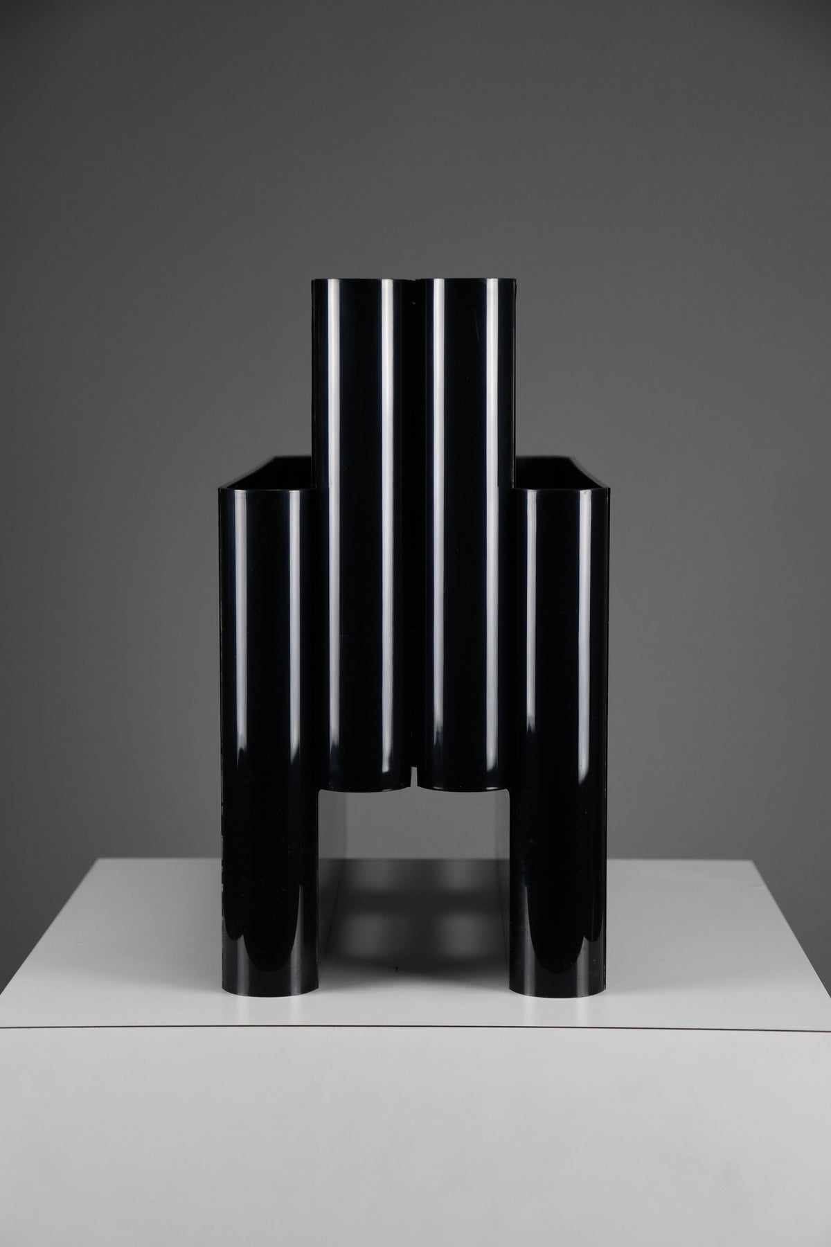 Giotto Stoppino for Kartell, Model 4676 Magazine Rack Italy 1970s - Collectibles