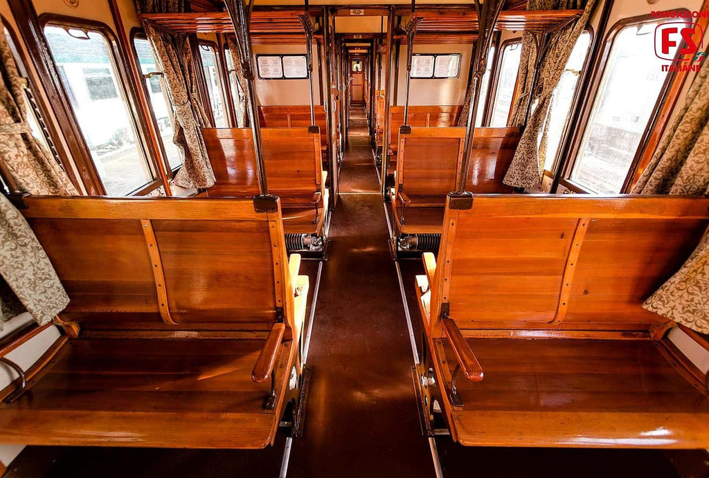 Italian 1928 Train Bench 3rd Class - Furniture