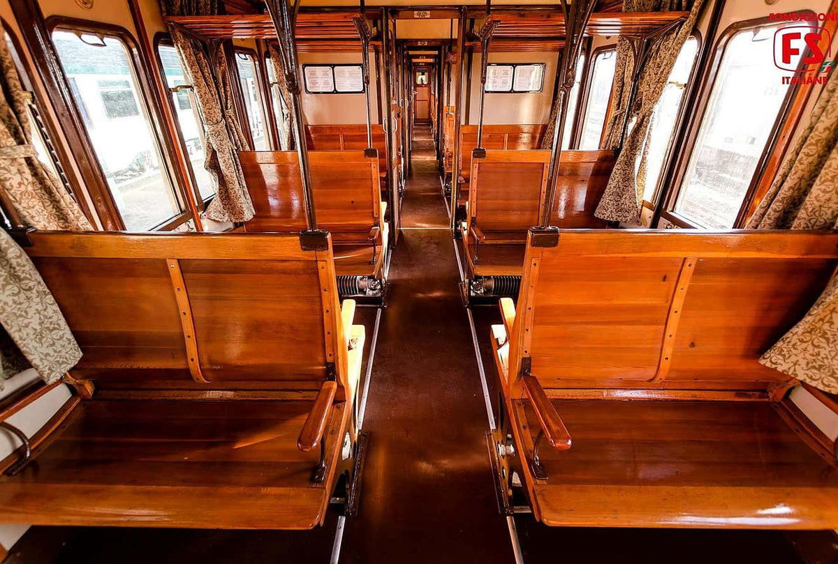 Italian 1928 Train Bench 3rd Class - Furniture