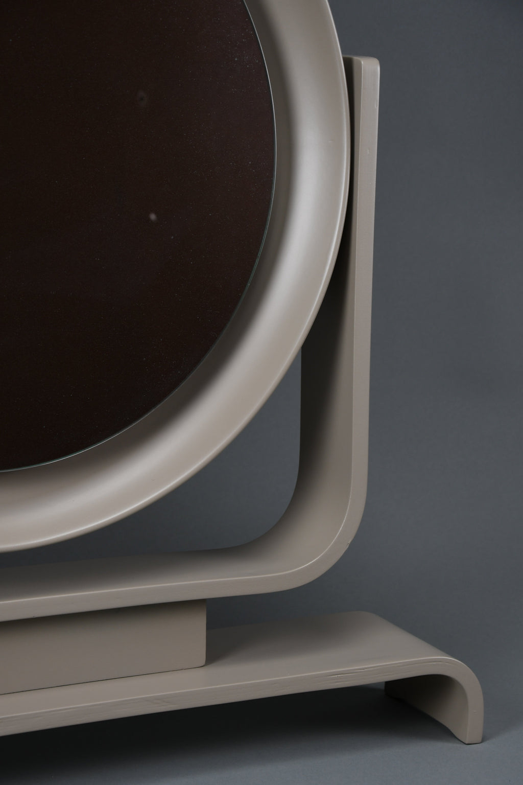 Italian postmodern vanity mirror in taupe lacquered wood tilting 1980s - Decor