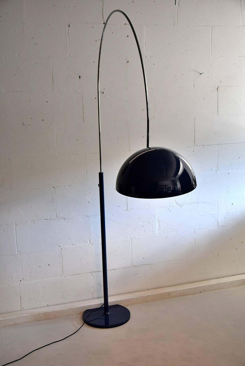 Joe Colombo mid century modern floor Lamp Coupé 3320/R by O-Luce - Lighting