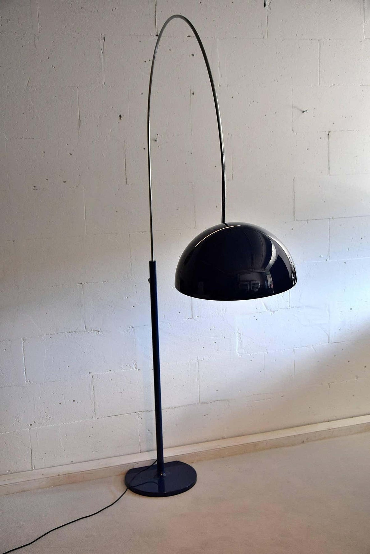 Joe Colombo mid century modern floor Lamp Coupé 3320/R by O-Luce - Lighting