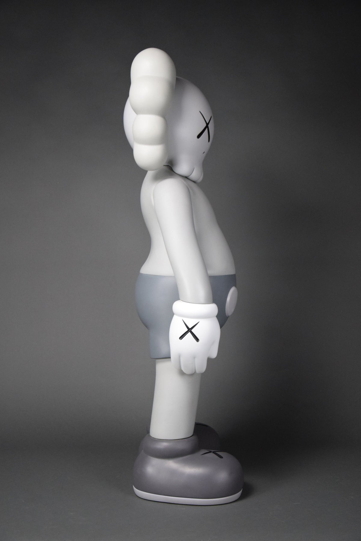 KAWS 4ft Companion XXL 2007 - Art Toys