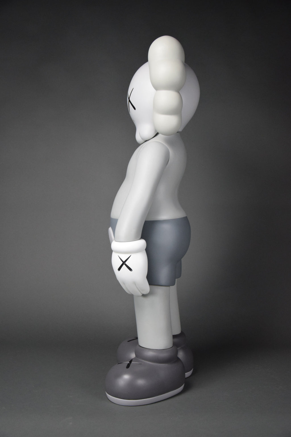 KAWS 4ft Companion XXL 2007 - Art Toys