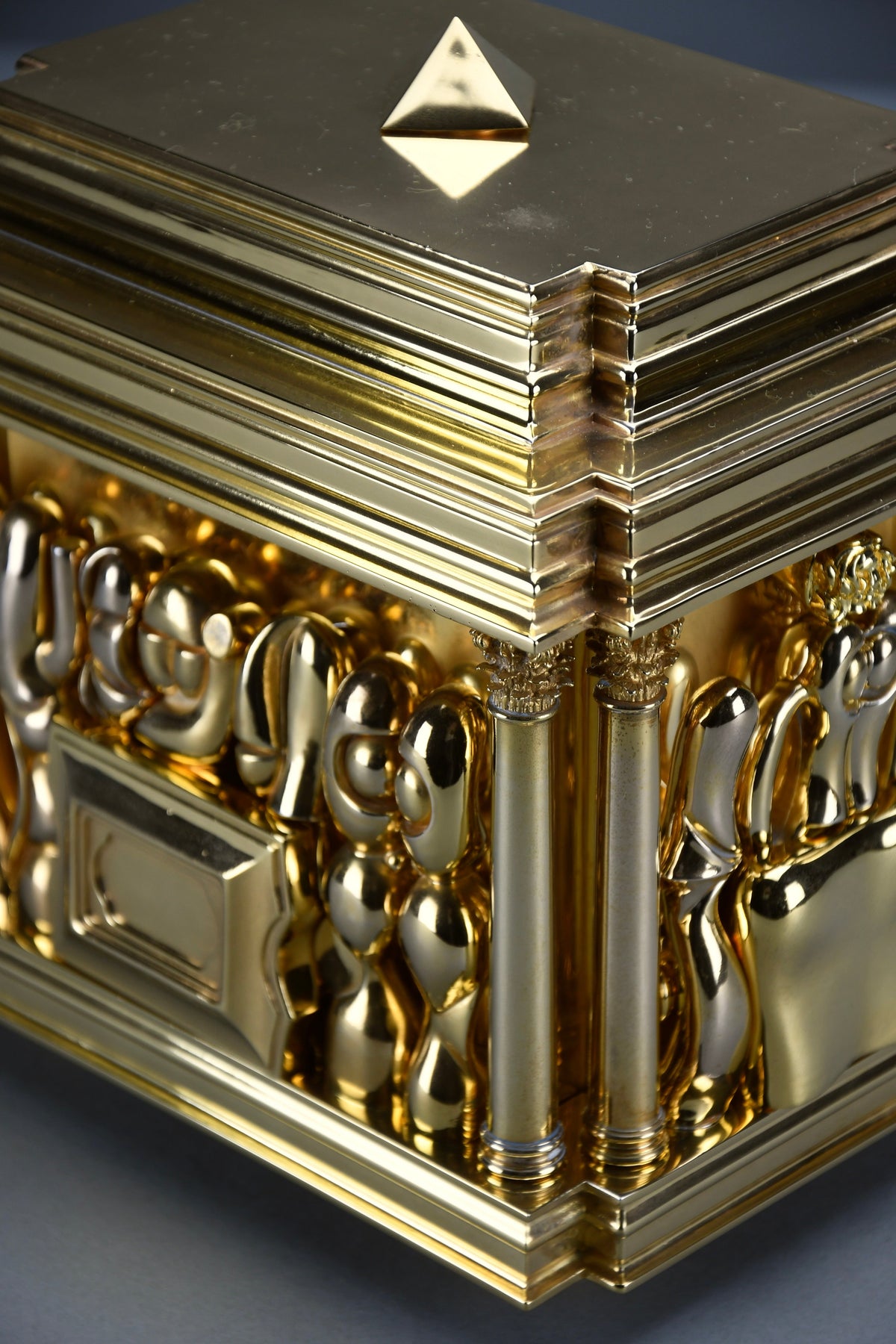 Miguel Berrocal “Il Cofanetto” (Opus 123) 1969–1975 complete 88-piece gold-plated Zamak dining set for two homage