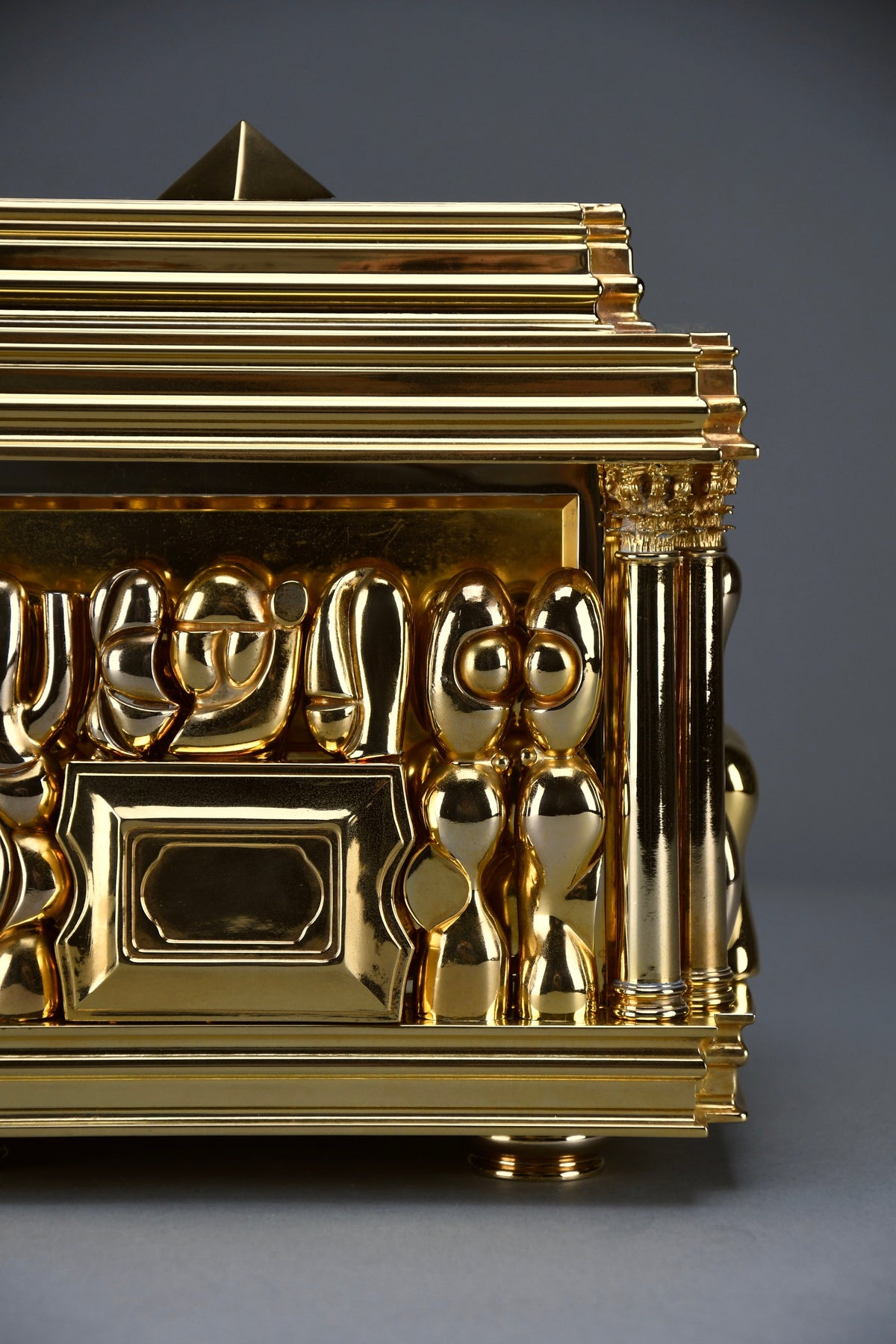 Miguel Berrocal “Il Cofanetto” (Opus 123) 1969–1975 complete 88-piece gold-plated Zamak dining set for two homage