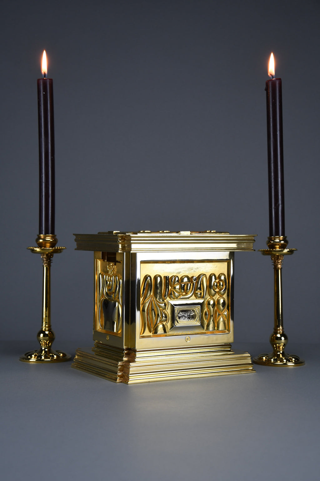 Miguel Berrocal “Il Cofanetto” (Opus 123) 1969–1975 complete 88-piece gold-plated Zamak dining set for two homage