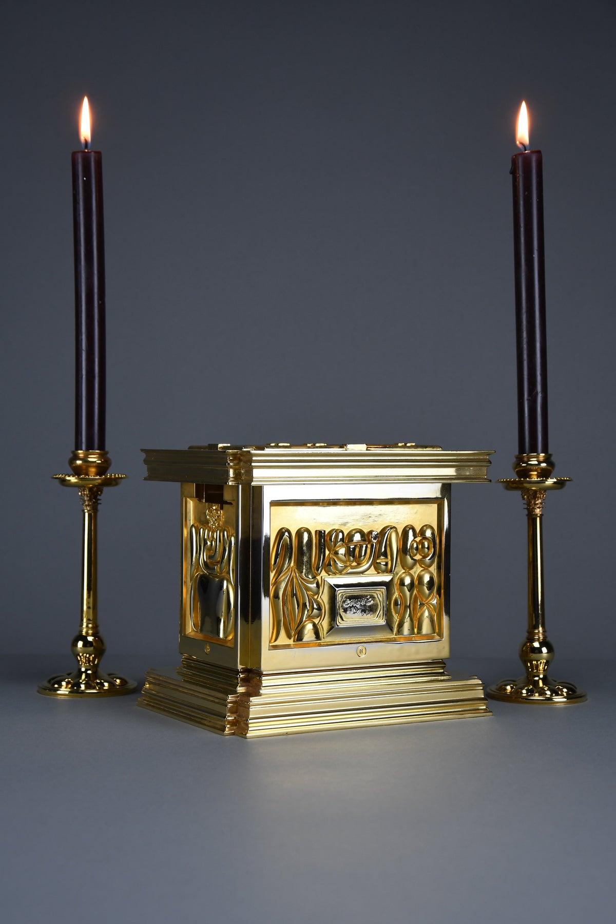 Miguel Berrocal “Il Cofanetto” (Opus 123) 1969–1975 complete 88-piece gold-plated Zamak dining set for two homage