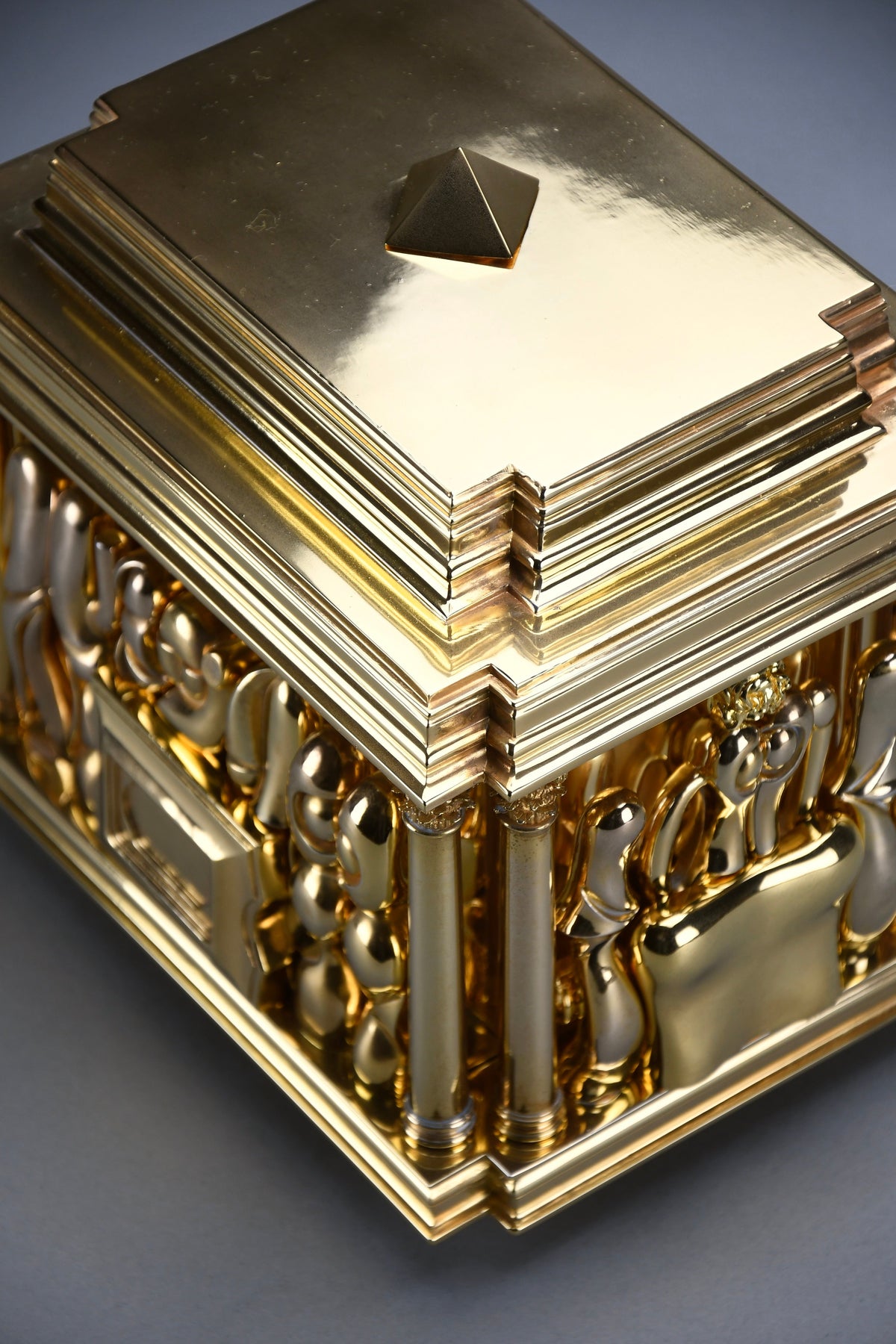 Miguel Berrocal “Il Cofanetto” (Opus 123) 1969–1975 complete 88-piece gold-plated Zamak dining set for two homage
