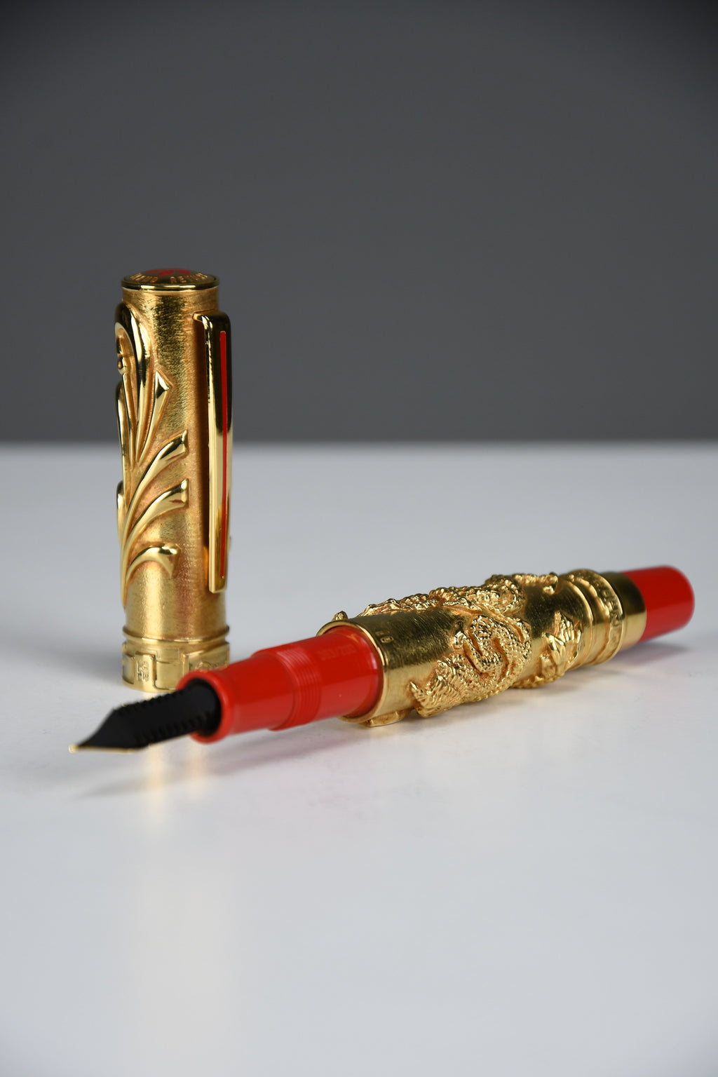 Mint 1997 Omas “Return to the Motherland” Limited Edition 18k Gold Fountain Pen - Collectibles