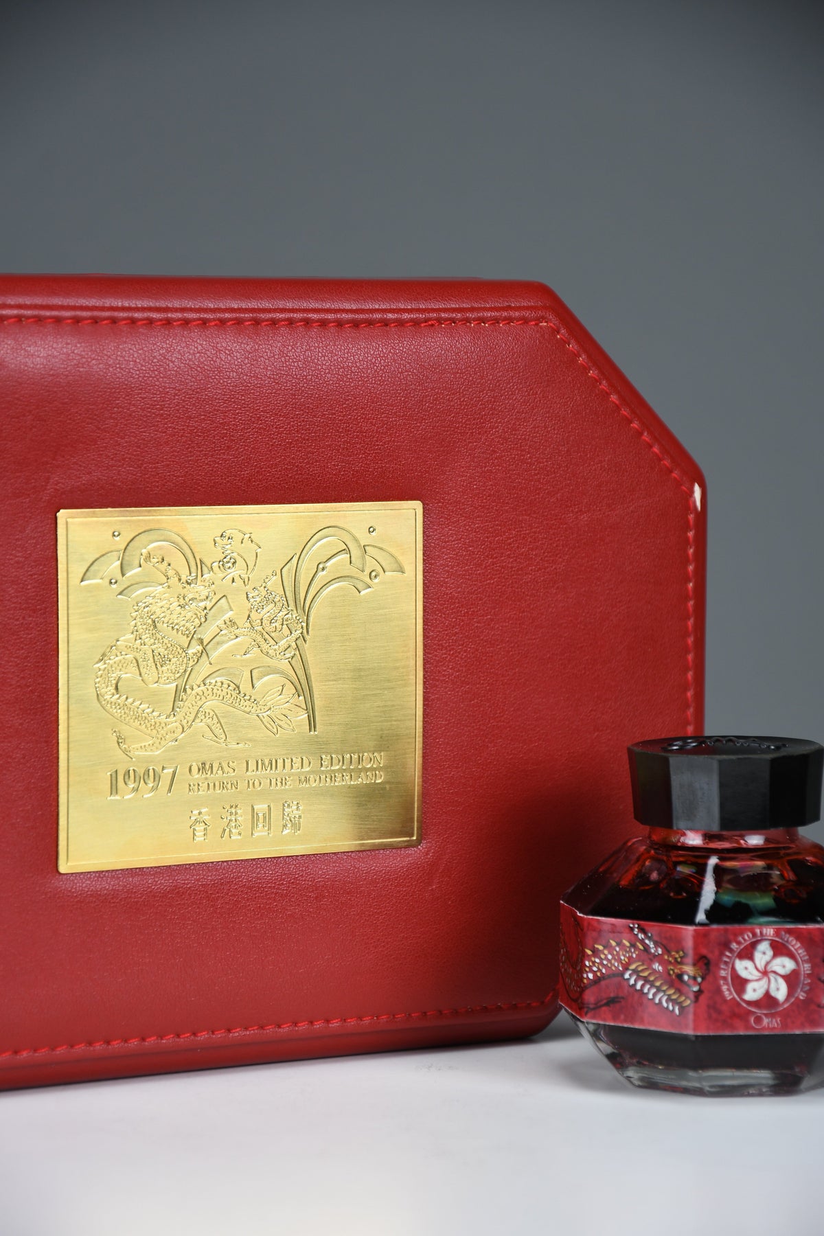 Mint 1997 Omas “Return to the Motherland” Limited Edition 18k Gold Fountain Pen - Collectibles