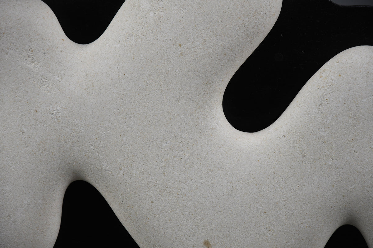 “Murena”, Alberto Cabiddu wall sculpture 1999 Pietra di Vicenza & Ebonized wood - Art
