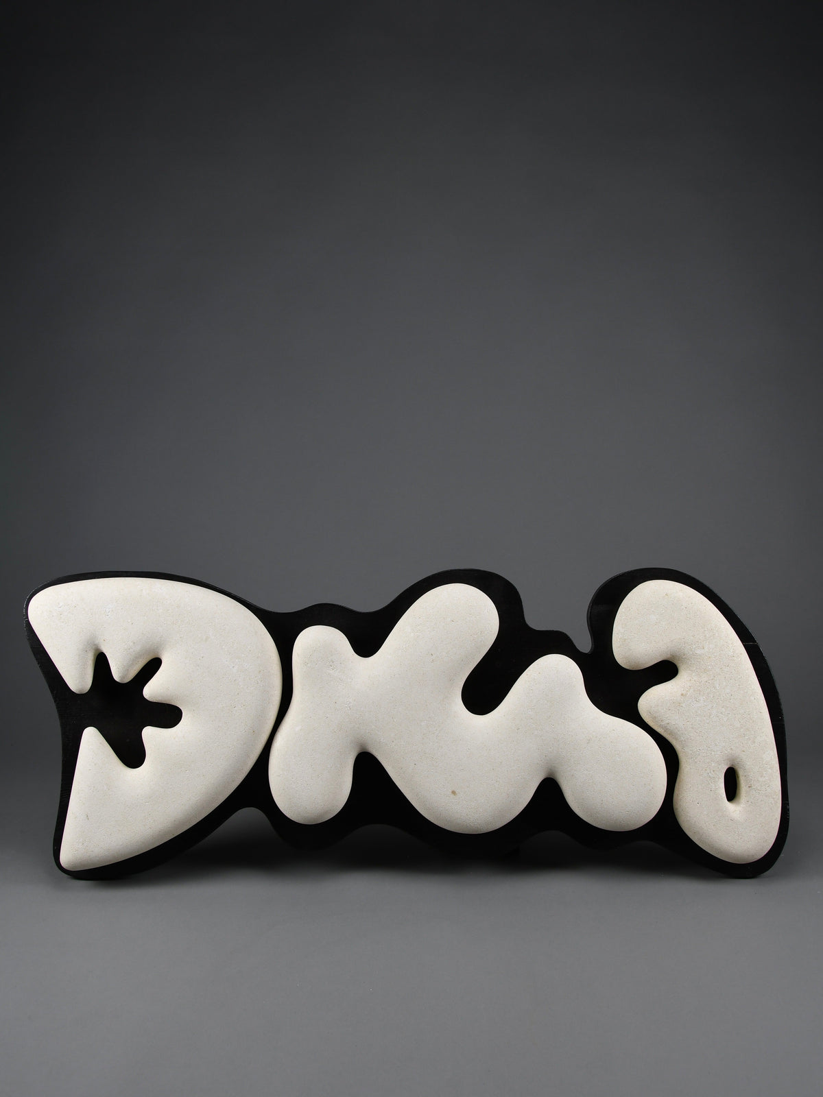 “Murena”, Alberto Cabiddu wall sculpture 1999 Pietra di Vicenza & Ebonized wood - Art