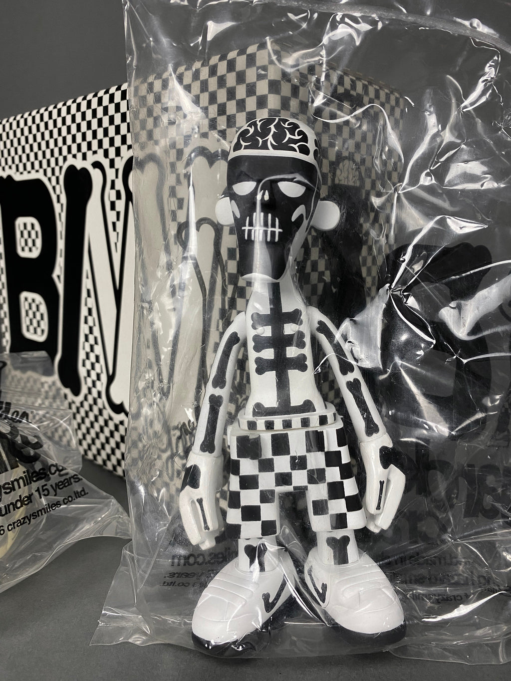 Sealed White Body Black Bone Designer Toy by Michael Lau 2006 - Art Toys