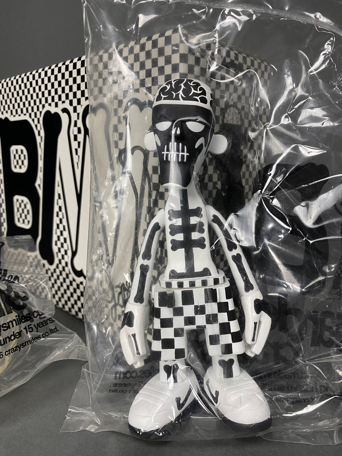 Sealed White Body Black Bone Designer Toy by Michael Lau 2006 - Art Toys