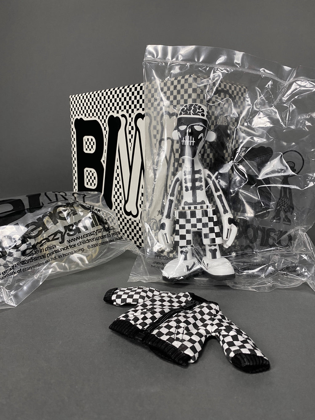 Sealed White Body Black Bone Designer Toy by Michael Lau 2006 - Art Toys