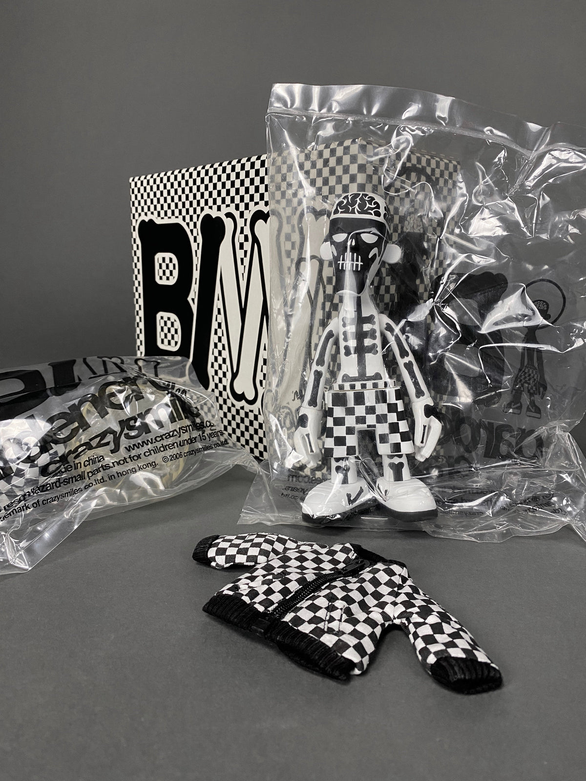 Sealed White Body Black Bone Designer Toy by Michael Lau 2006 - Art Toys