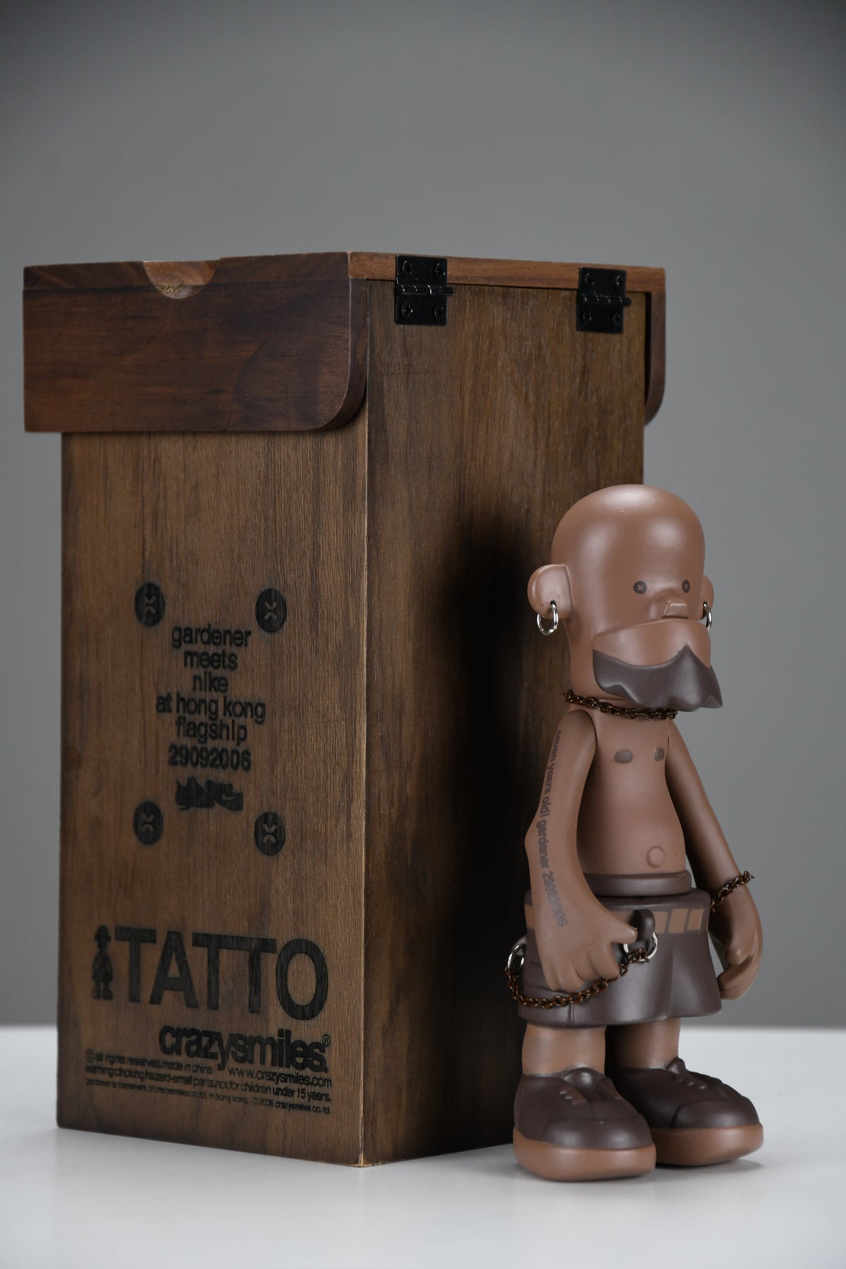 Tatto limited edition gardener meets Nike 2006 Designer Toy - Art Toys