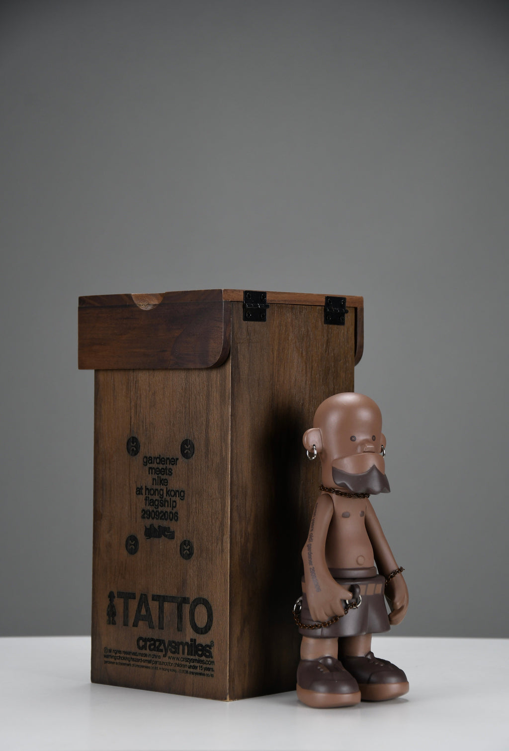 Tatto limited edition gardener meets Nike 2006 Designer Toy - Art Toys