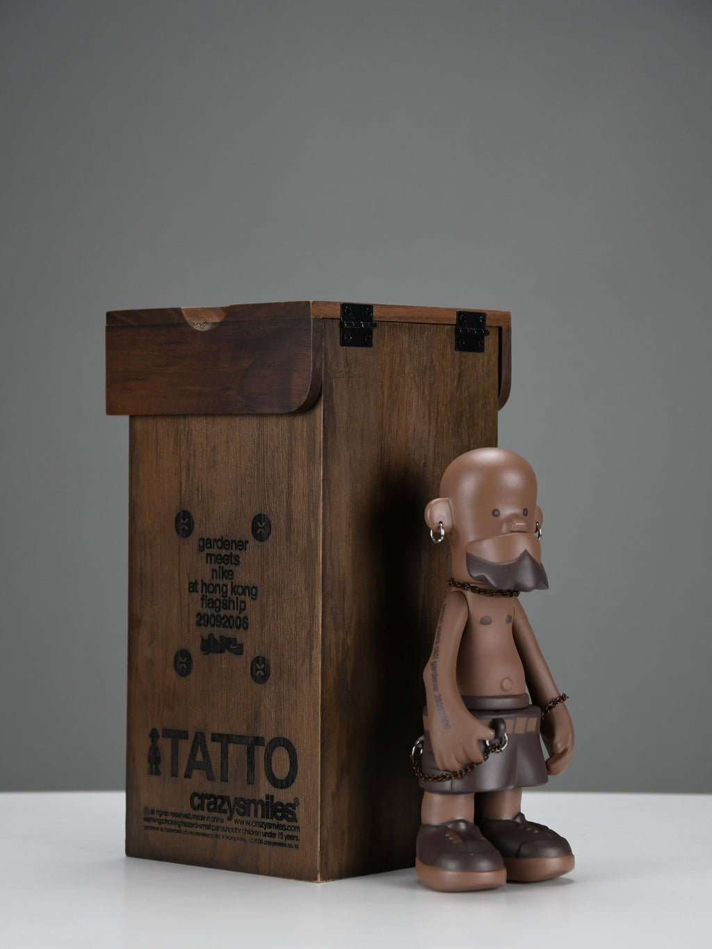 Tatto limited edition gardener meets Nike 2006 Designer Toy - Art Toys