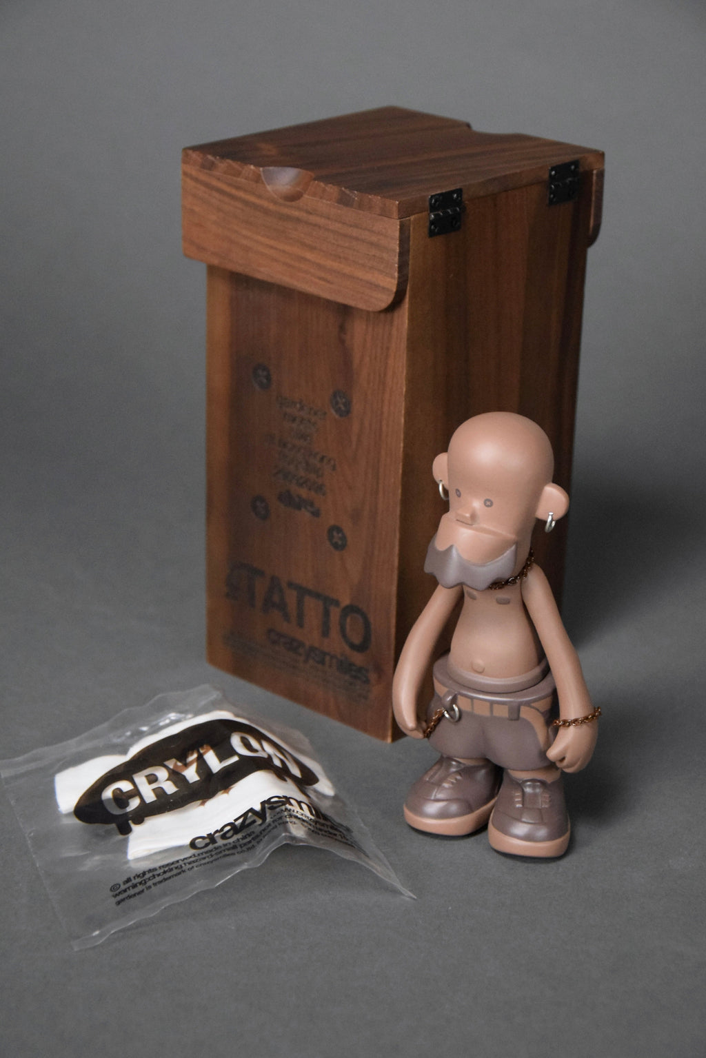 Tatto limited edition gardener meets Nike 2006 Designer Toy - Art Toys