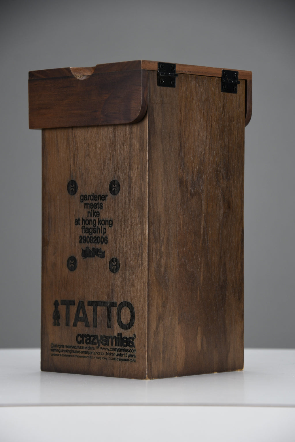 Tatto limited edition gardener meets Nike 2006 Designer Toy - Art Toys